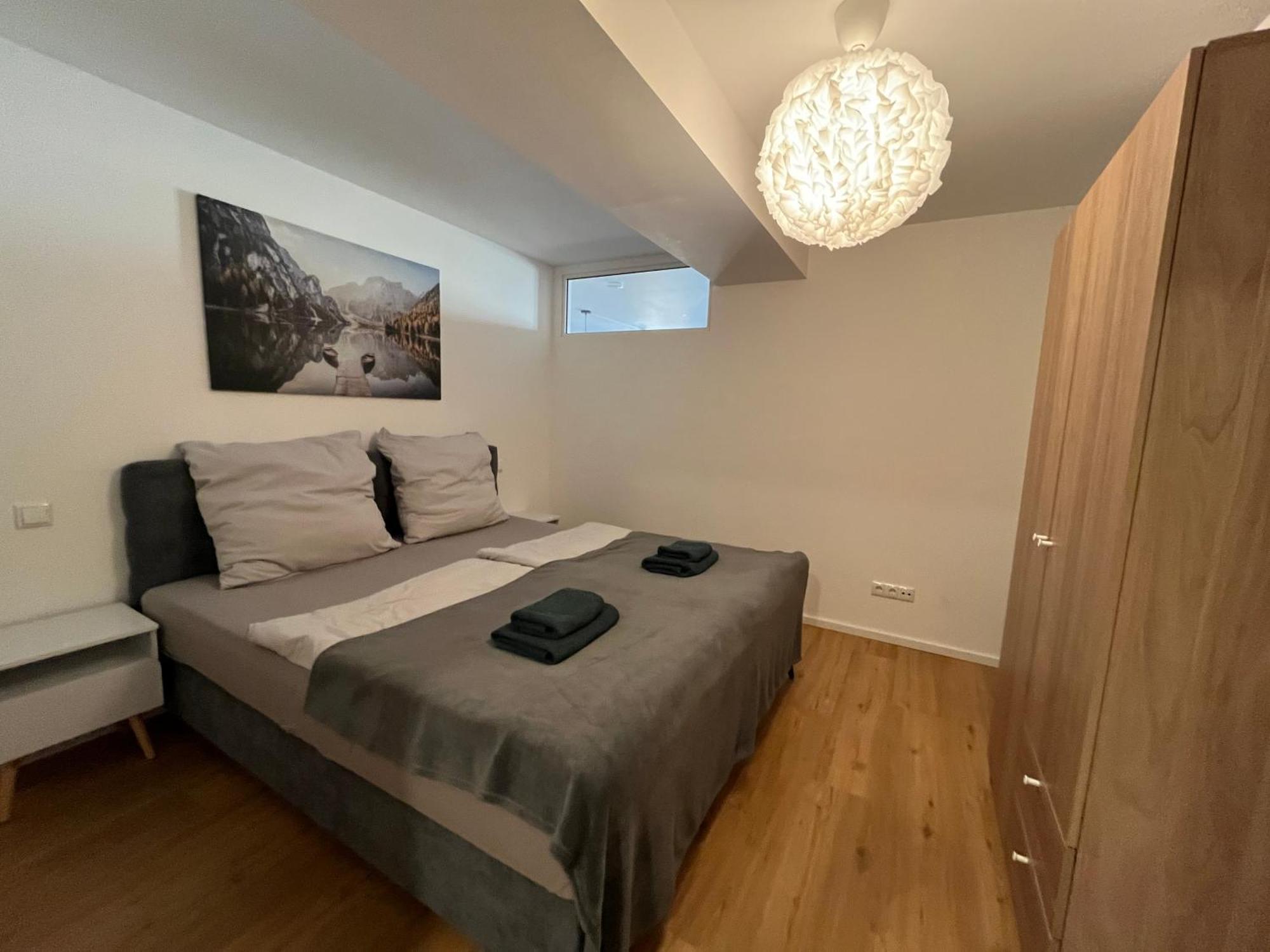 Traumhafte Business & Relax Wohnung Direkt Im Stadtkern Oettingens By Elation Homes Oettingen in Bayern 外观 照片