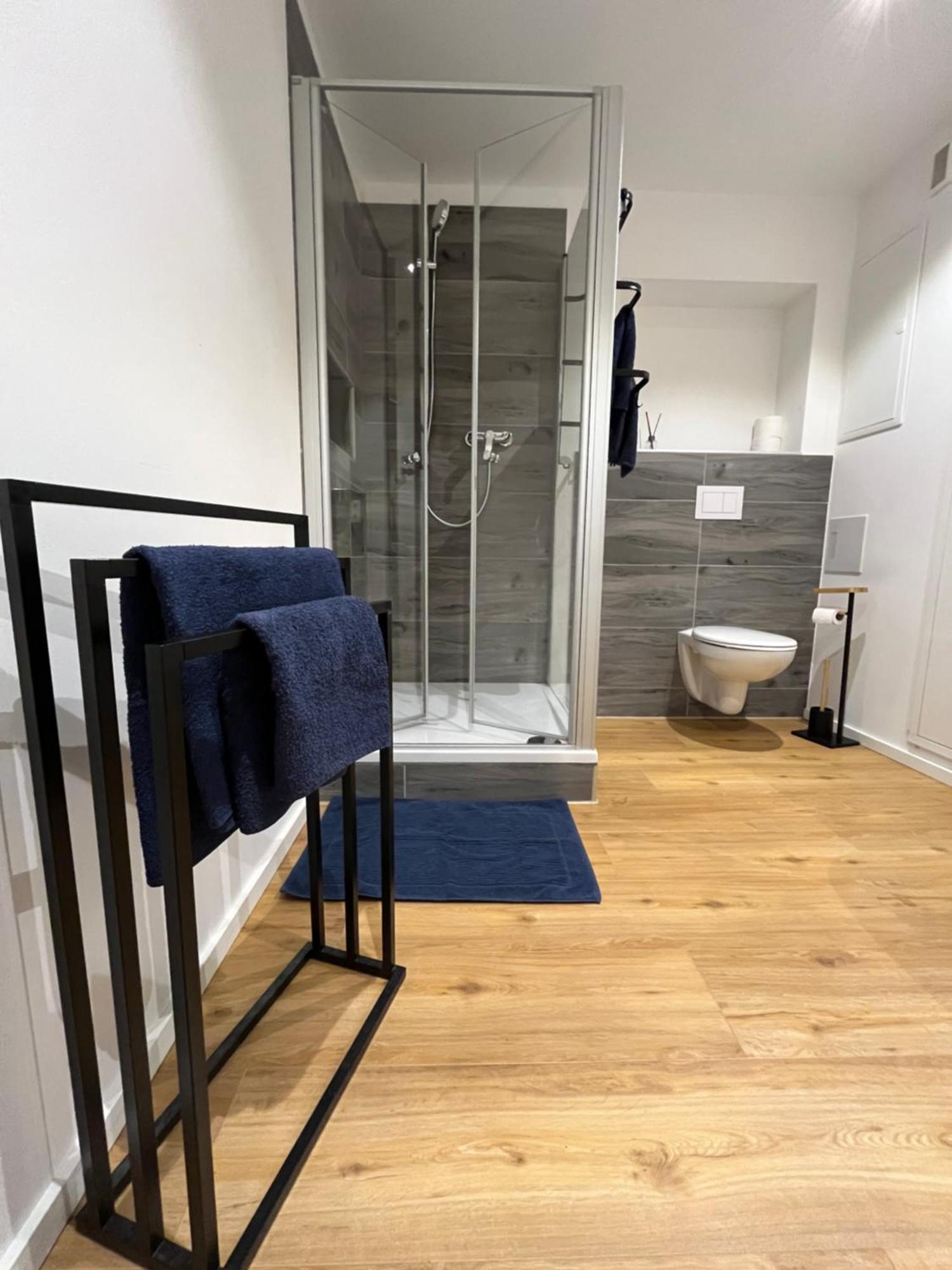 Traumhafte Business & Relax Wohnung Direkt Im Stadtkern Oettingens By Elation Homes Oettingen in Bayern 外观 照片