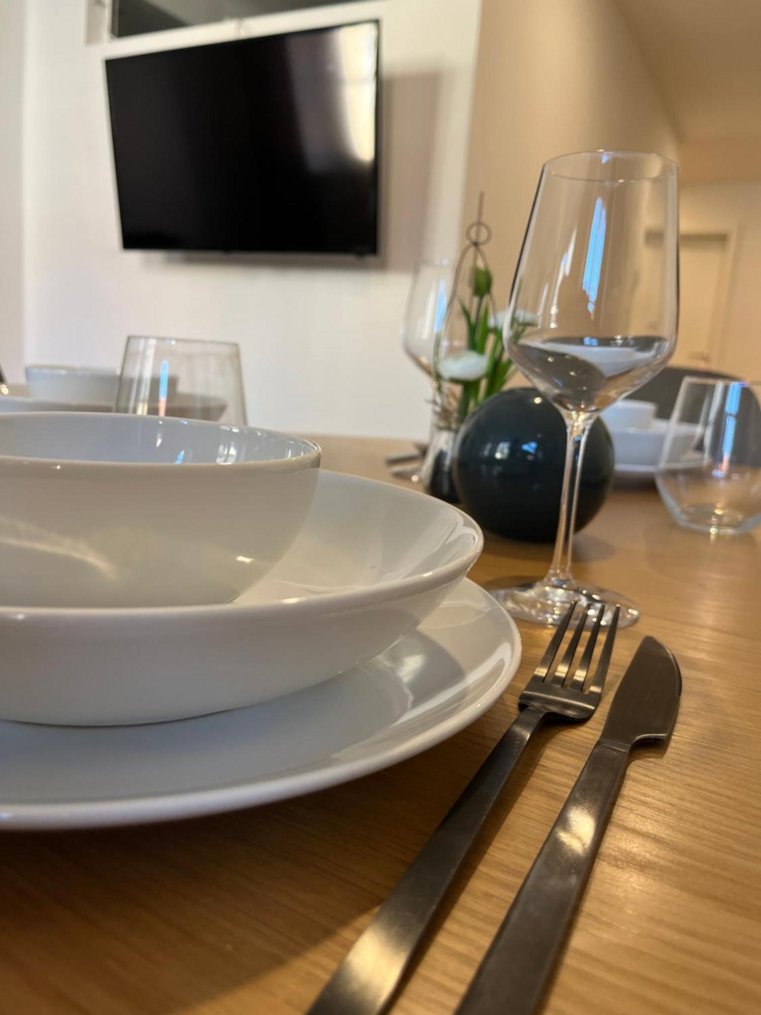 Traumhafte Business & Relax Wohnung Direkt Im Stadtkern Oettingens By Elation Homes Oettingen in Bayern 外观 照片